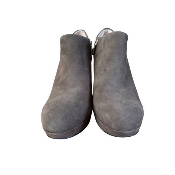 NEW Vince Camuto Stiletto Dark Gray Suede Ankle Logo Zipper Elvin Booties 8.5 - Picture 5 of 12